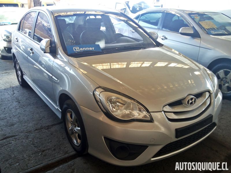 Archivo:Hyundai Verna 2 06-2009 - 10-2010.jpeg