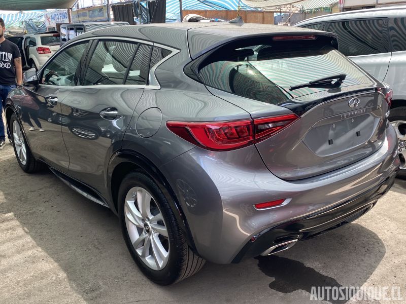 Archivo:Infiniti QX30 REAR.jpeg