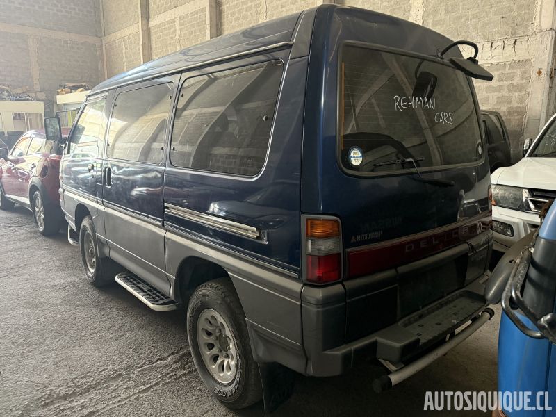 Archivo:Delica Star Wagon 2 10-1997 - 10-1999 REAR.jpeg