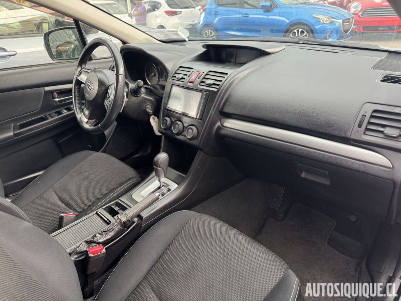 Archivo:Subaru XV 1era gen 10-2012 - 10-2015 INTERIOR LHD CONV.jpeg