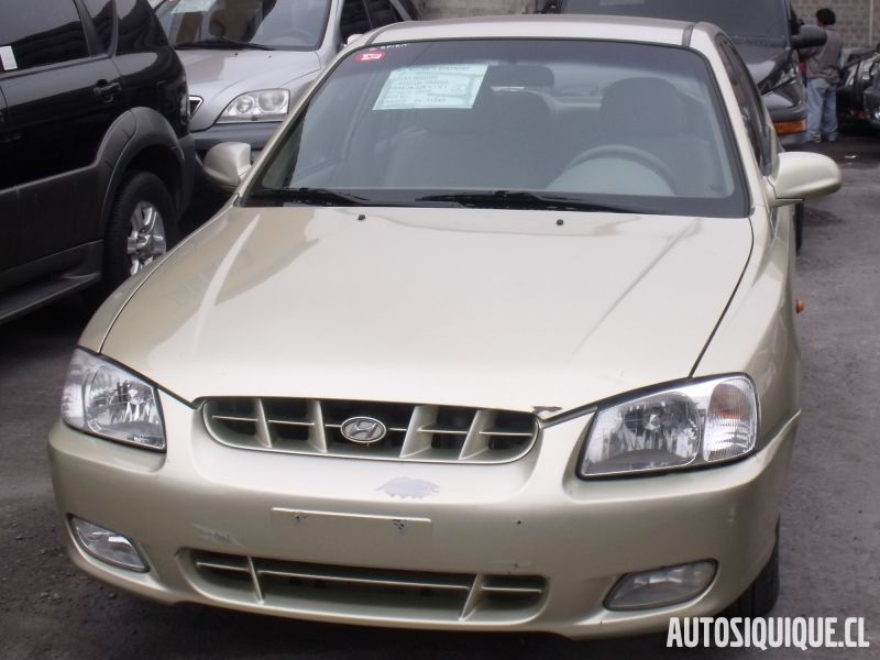 Archivo:Hyundai Verna 1 06-1999 - 07-2002.jpeg