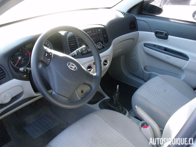 Archivo:Hyundai Verna 2 interior.jpeg