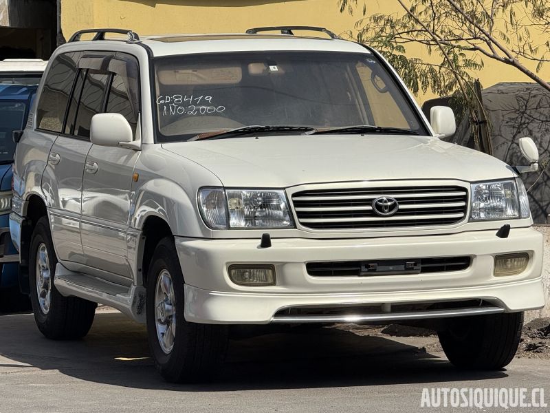 Archivo:Toyota Land Cruiser 100 01-1998 - 08-2002.jpeg