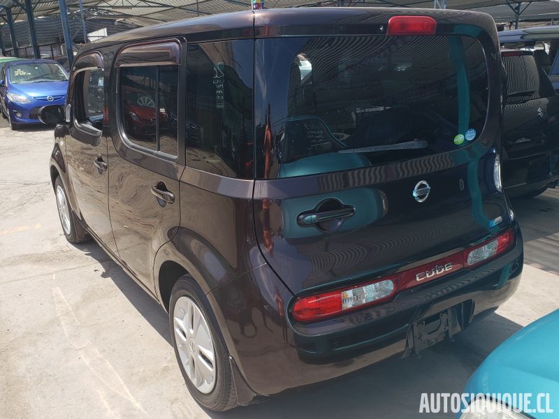 Archivo:Nissan Cube 3 trasero JDM.jpeg