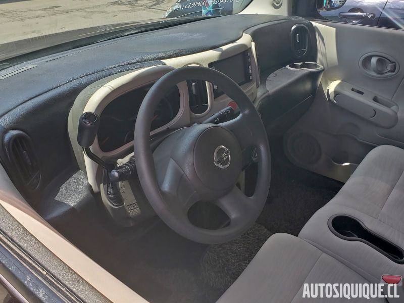 Archivo:Nissan Cube 3 interior 11-2008 - 04-2018 LHD CONV.jpeg