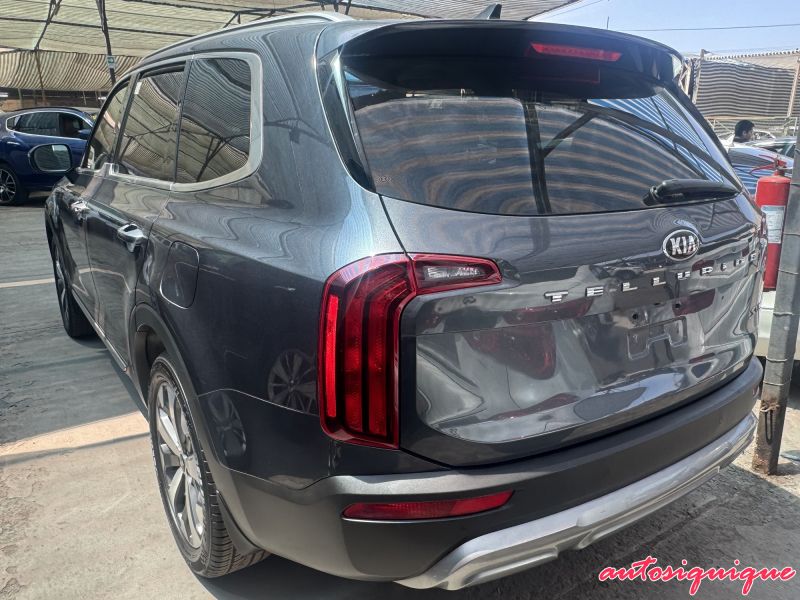 Archivo:Kia Telluride MY2020 - 2021 REAR.jpeg