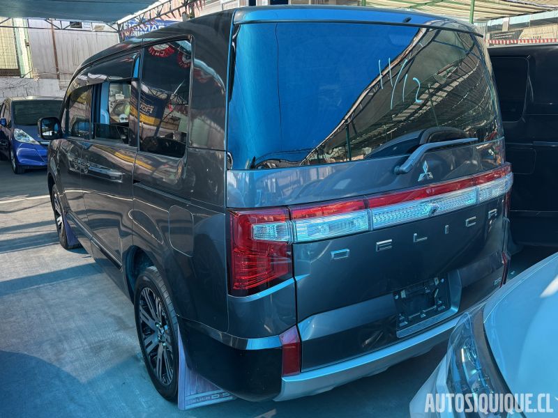 Archivo:Delica D5 02-2019 diesel rear.jpeg