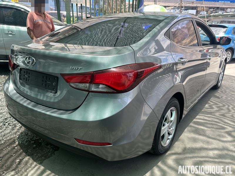 Archivo:Hyundai Avante 4 08-2013 - 09-2015 REAR.jpeg