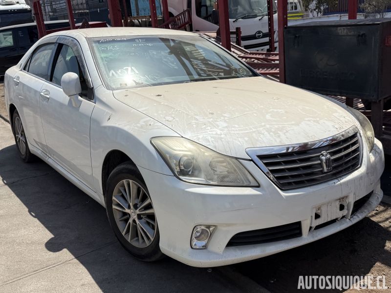 Archivo:Toyota Crown 13 02-2010 - 12-2012.jpeg