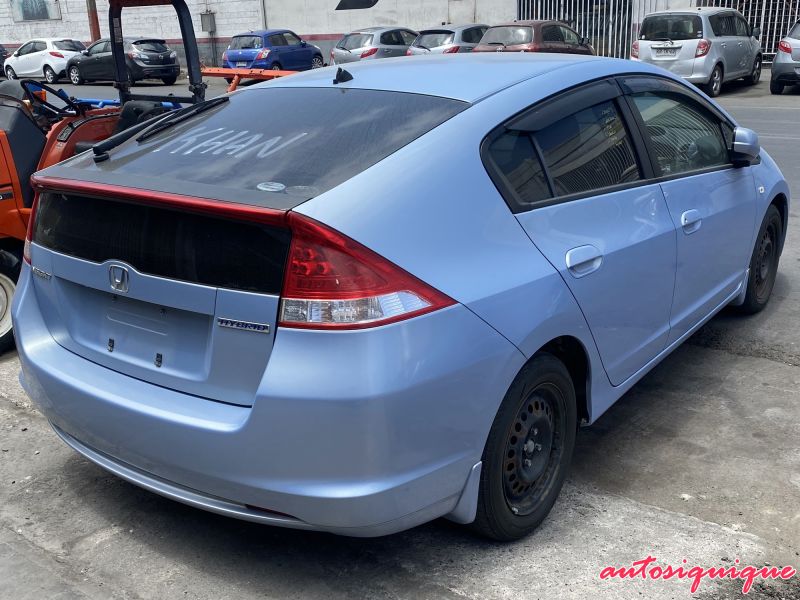Archivo:Honda Insight 2 02-2009 - 11-2011 REAR.jpeg
