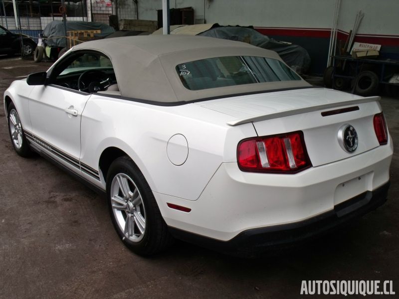 Archivo:Mustang 5 Convertible MY2010 - 2012 REAR.jpeg