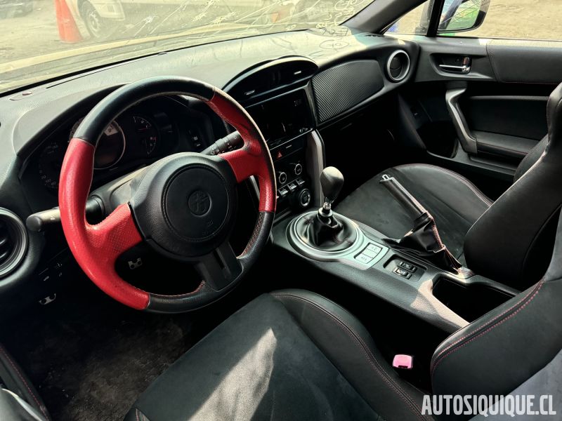 Archivo:Toyota 86 JDM 04-2012 - 08-2016 LHD CONV.jpeg