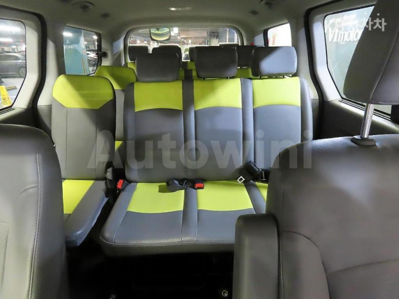 Archivo:Grand Starex 15 seats.png