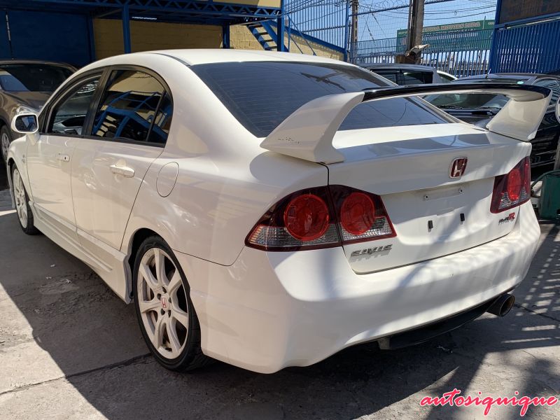 Archivo:Honda Civic Type R FD2 JDM REAR.jpeg