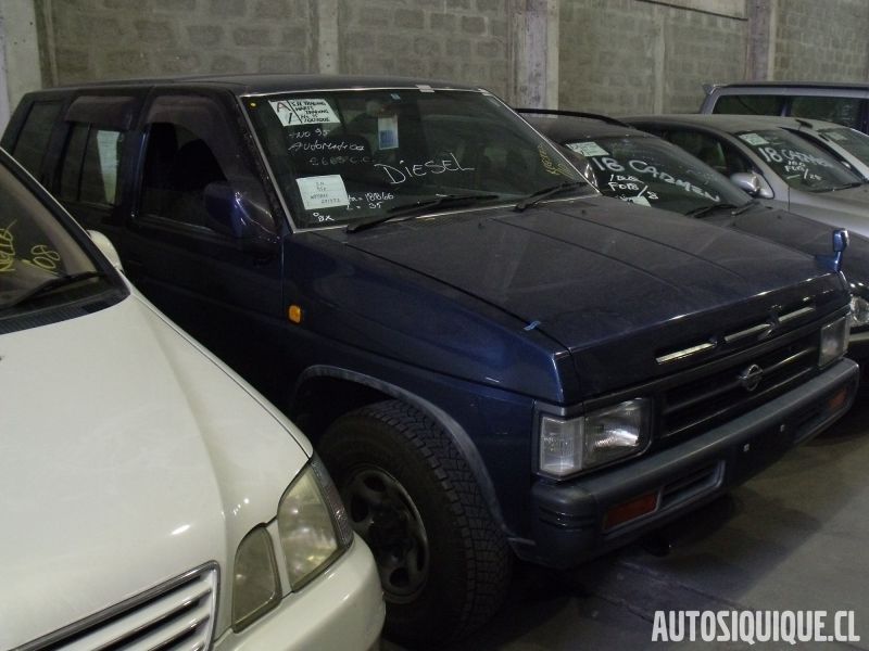 Archivo:Nissan Terrano 1 5 door 01-1993 - 09-1995 NO WIDEBODY.jpeg