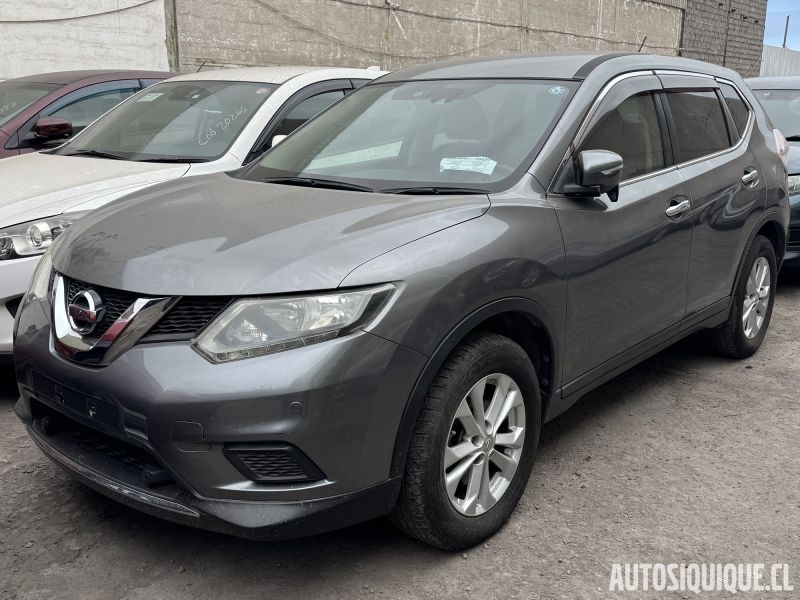 Archivo:Nissan X-Trail 3 12-2013 - 06-2017 FRONT.jpeg
