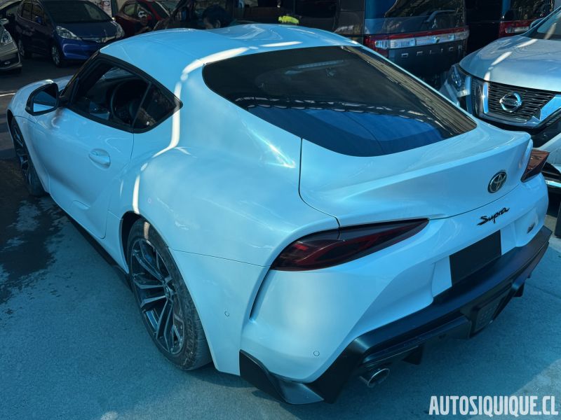 Archivo:Toyota GR Supra JDM 05-2019 REAR.jpeg