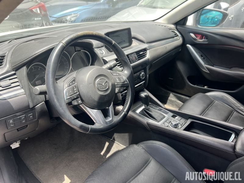 Archivo:Mazda Atenza 3 01-2015 - 08-2016.jpeg